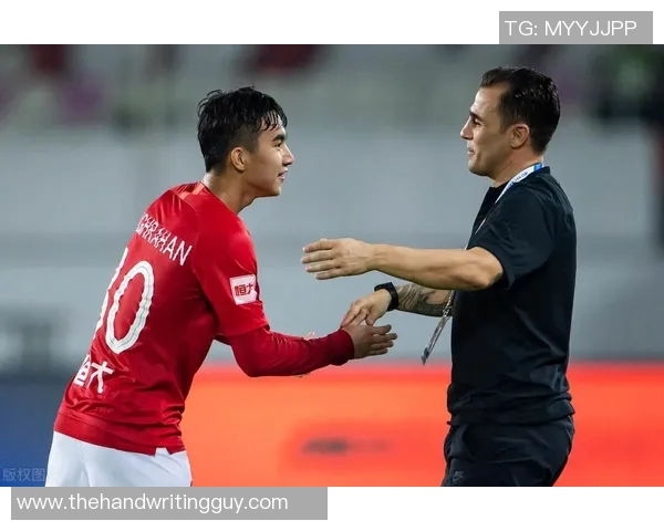 南京羽毛球队战术争议引发热议球迷与专家观点碰撞激烈 南京羽毛球队战术争议引发热议球迷与专家观点碰撞激烈