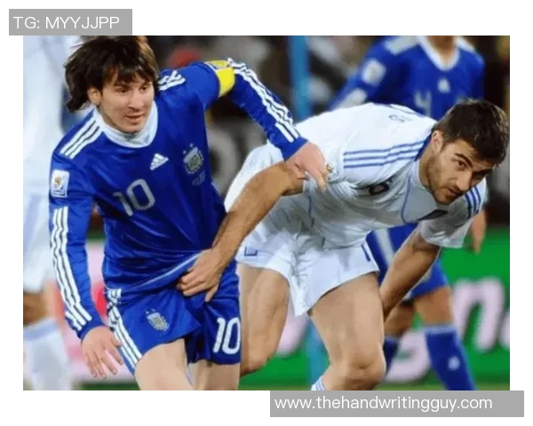 足球场上的搞笑瞬间足球明星们的幽默动作大盘点 足球场上的搞笑瞬间足球明星们的幽默动作大盘点