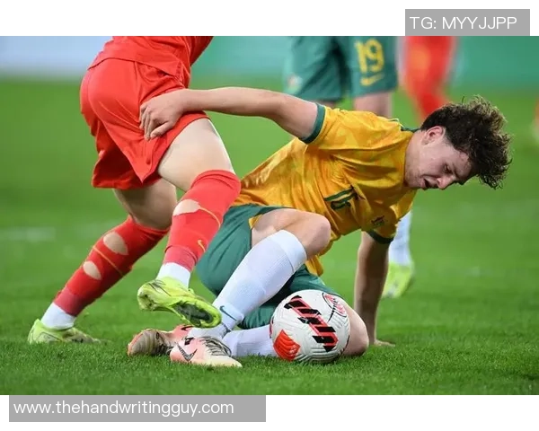 足球明星踢球时意外脱皮引发热议视频全程回放精彩瞬间不容错过 足球明星踢球时意外脱皮引发热议视频全程回放精彩瞬间不容错过