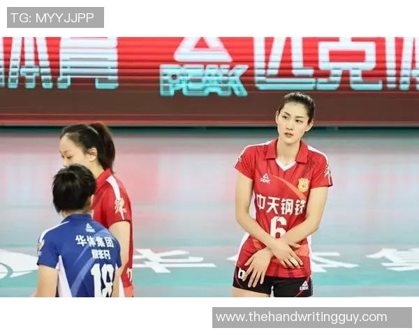 重庆排球队以100分领跑冠军赛积分榜展现强大实力 重庆排球队以100分领跑冠军赛积分榜展现强大实力